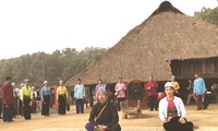 Comment les Muong de Hoà Binh préservent-ils leur langue?