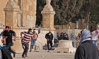 Israël : des centaines de Palestiniens blessés lors de heurts avec la police devant la mosquée Al Aqsa