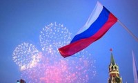 Fête nationale de la Russie: les dirigeants vietnamiens présentent leurs compliments