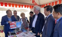 Le journal Nhân Dân à la fête de l’Humanité