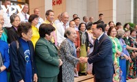 Vuong Dinh Huê rencontre d’anciens prisonniers de guerre à Hô Chi Minh-Ville