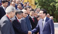 Vo Van Thuong rencontre les participants à la Conférence internationale d'odonto-maxillo-faciologie de 2033