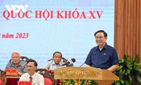 Vuong Dinh Huê rencontre des électeurs de Hai Phong