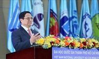 Pham Minh Chinh à l’Université nationale de Hô Chi Minh-ville