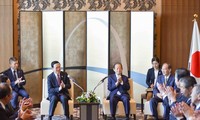 Rencontre entre Vo Van Thuong et le président de l'Alliance d'amitié parlementaire Japon – Vietnam