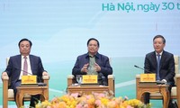 Pham Minh Chinh dialogue avec les agriculteurs