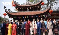 Réunion d'ambassadrices et représentantes au Vietnam en célébration de la Journée internationale des femmes