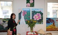 Une artiste vietnamienne en Belgique célèbre sa patrie en peintures