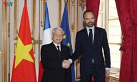 Party leader meets French Prime Minister