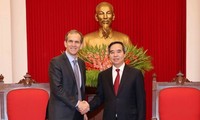 Vietnam vows best conditions for Google