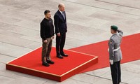 Volodymyr Zelensky en Allemagne pour la première fois