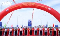 Inauguration du nouveau pont de Phong Châu après le typhon Yagi