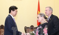 PM Nguyen Tan Dung welcomes US Supreme Court Justice