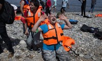 Refugees: more dead and missing in Greek waters