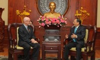 Ho Chi Minh city leader receives US Communist Party Chairman