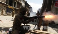 Indian anti-terror police arrest 10 suspects