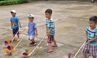  Kids enjoy mid-autumn festival at ethnology museum