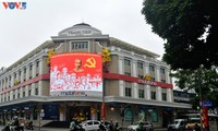 Hanoi streets decorated for National Party Congress 