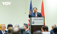 PM Pham Minh Chinh meets US business community