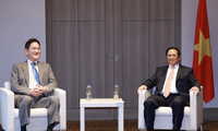 PM receives Samsung Electronics chairman 