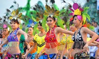 Carnaval ຮ້າລອງ 2013 ຖືກຈັດຂຶ້ນດ້ວຍ ຂອບຂະໜາດໃຫຍ່