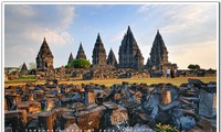 ຄົ້ນຫາກຸ່ມວິຫານ Prambanan ປະເທດອິນໂດເນເຊຍ