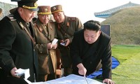 ການນຳສປປ.ເກົາຫຼີ Kim Jong Un ຊີ້ນຳການ ຊ້ອມຮົບຂະໜາດໃຫ່ຍ