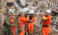 Mehr als 180 Tote bei Erdbeben in China