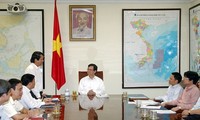 Premierminister Nguyen Tan Dung trifft Verwalter der Provinzen Phu Tho und Ha Nam