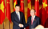 Der Parlamentspräsident Nguyen Sinh Hung empfängt den chinesischen Staatspräsidenten Xi Jinping