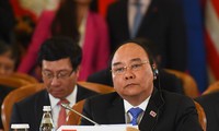 Premierminister Nguyen Xuan Phuc nimmt am ASEAN-Russland-Gipfelteil teil