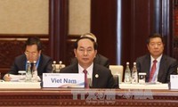 Staatspräsident Tran Dai Quang nimmt am internationalen Forum „Ein Gürtel, eine Straße” teil