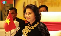 Parlamentspräsidentin Nguyen Thi Kim Ngan empfängt myanmarischen Parlamentspräsident