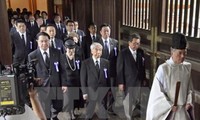 Südkorea und China protestieren gegen den Besuch von japanischen Politikern im Yasukuni-Schrein