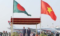 Der Besuch des Staatspräsidenten Tran Dai Quang steht in Schlagzeilen der Zeitungen in Bangladesch