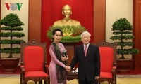 KPV-Generalsekretär Nguyen Phu Trong empfängt myanmarische Staatsberaterin 