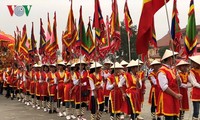 Immer mehr Touristen besuchen den Tempel der Hung-Könige