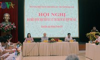 KPV-Generalsekretär Nguyen Phu Trong trifft Wähler in Hanoi 