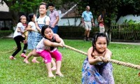 Der Festtag der Kindheit im Kultur-und Tourismusdorf der vietnamesischen Volksgruppen