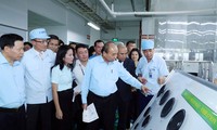 Premierminister trifft Arbeiter in der Industriezone VSIP in Bac Ninh