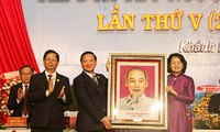 Vize-Staatspräsidentin Dang Thi Ngoc Thinh nimmt an Patriotismus-Konferenz der Provinz Khanh Hoa teil