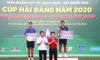 Junge Tennisspieler treffen sich in Tay Ninh