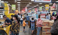 Viele Menschen zum Einkauf in Ho-Chi-Minh-Stadt 