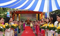 Das Vulan-Fest und Richtfest der Gebetshalle in der Phuc Lam-Pagode in Potsdam