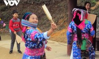 Fest des Rückschlagspiels „Danh Yen” der Mong in Ha Giang