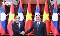 Parlamentspräsident Tran Thanh Man führt Gespräch mit dem laotischen Premierminister Sonexay Siphandone