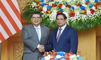 Premierminister Pham Minh Chinh trifft Präsident des malaysischen Repräsentantenhauses Tan Sri Dato’ Johari bin Abdul