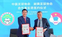 Vietnam und China unterzeichnen MOU für Kooperation im Fußball-Bereich