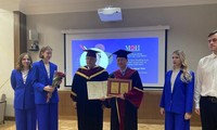 Professor aus Vietnam bekommt den Ehrendoktortitel der Moskauer Universität für Energietechnik verliehen 