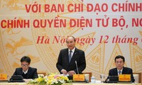 Le Premier ministre Nguyên Xuân Phuc préside une conférence sur l’e-gouvernement